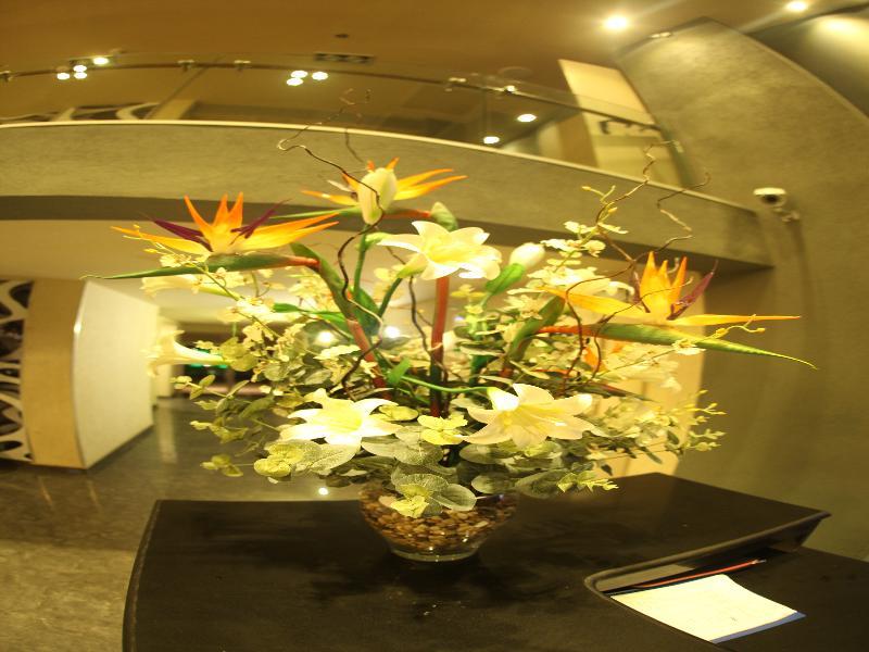 Avia Hotel & Resort Yehud-Monosson Екстер'єр фото