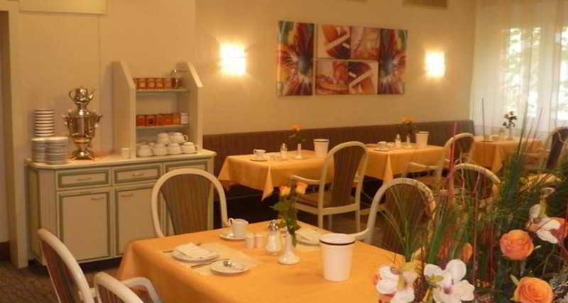 Avia Hotel & Resort Yehud-Monosson Екстер'єр фото