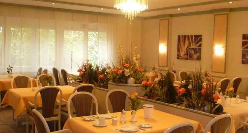 Avia Hotel & Resort Yehud-Monosson Екстер'єр фото