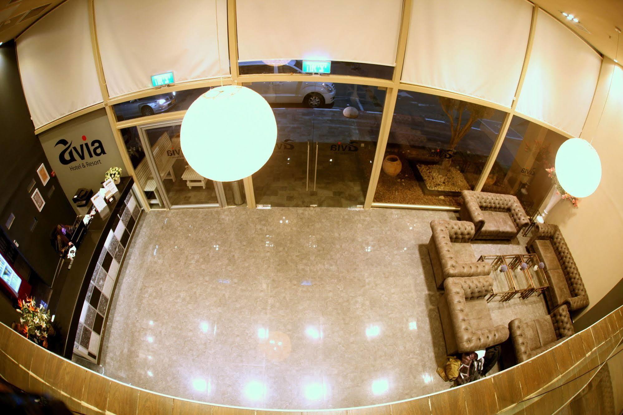 Avia Hotel & Resort Yehud-Monosson Екстер'єр фото