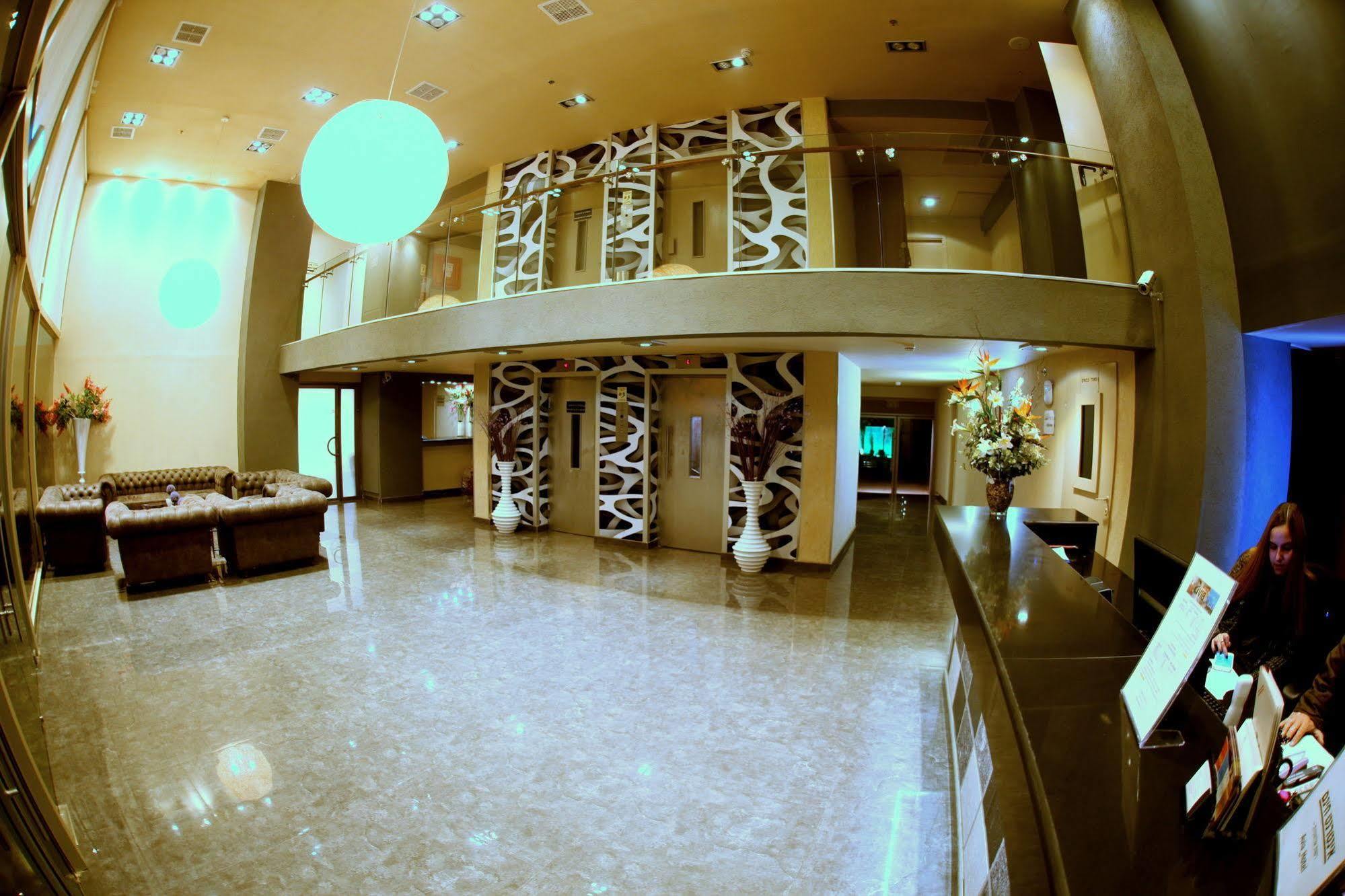Avia Hotel & Resort Yehud-Monosson Екстер'єр фото